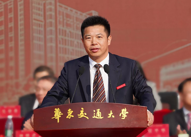 华交之问——beat365正版唯一入口必一党委副书记、校长徐长节在2022级新生开学典礼上的讲话